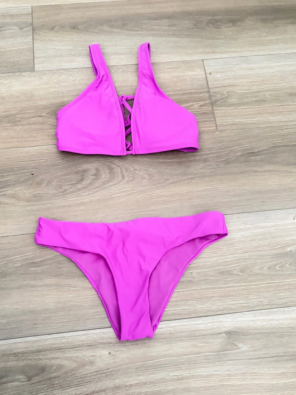 Cyn & Luca Women’s Lace-Back Bikini Set-NWT